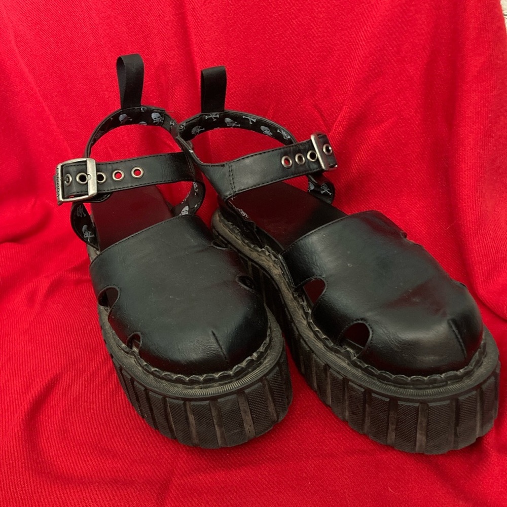 Platform sandal - Picture 2 of 7